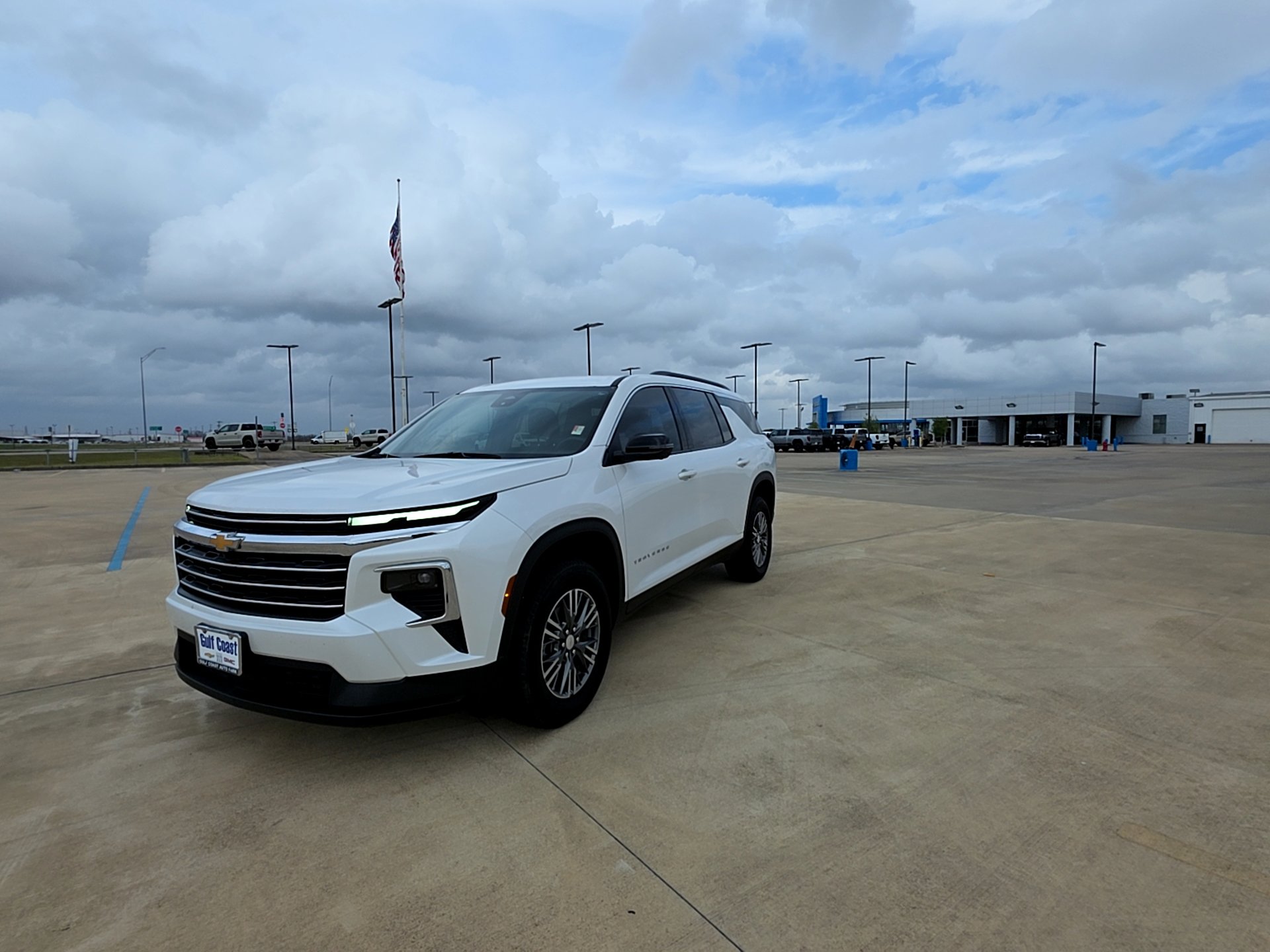 Used 2024 Chevrolet Traverse LT image 5