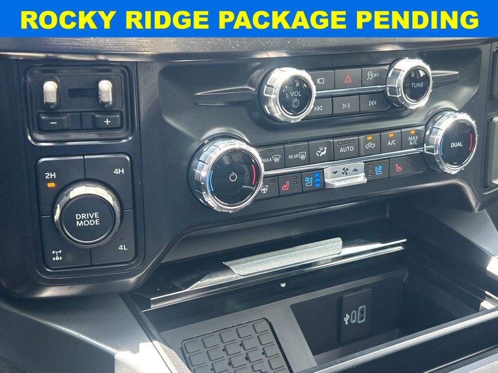 New 2025 Ford F350 Lariat w/ Lariat Ultimate Package image 44