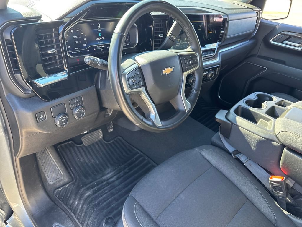 Used 2025 Chevrolet Silverado 1500 LT image 18