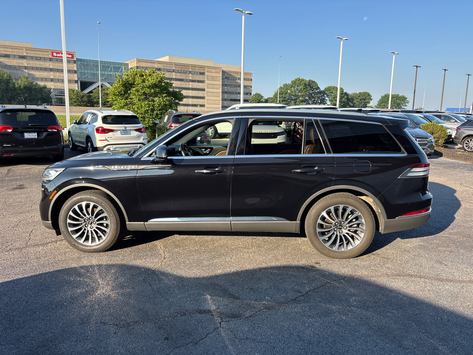 Used 2020 Lincoln Aviator Reserve w/ Elements Package Plus AWD/4WD image 4