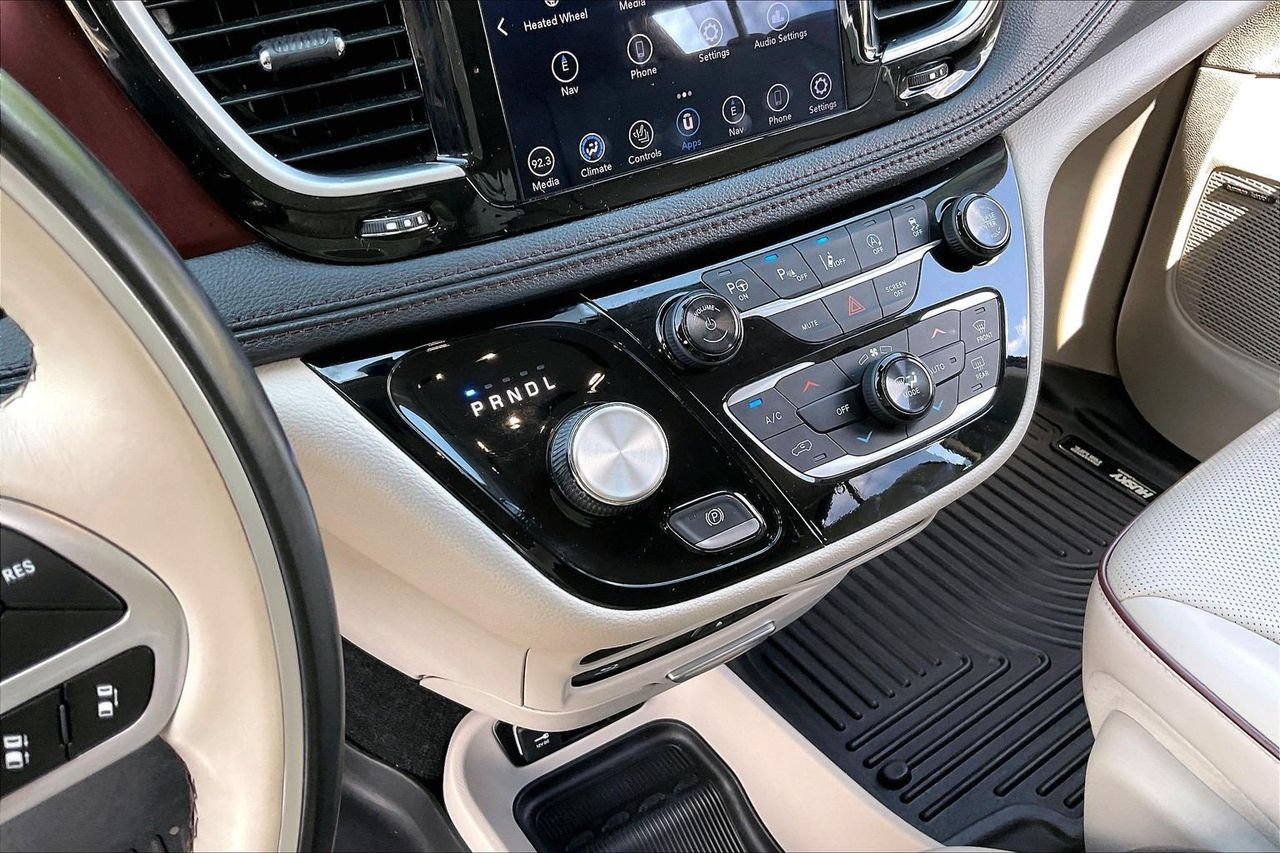 Certified 2018 Chrysler Pacifica Limited w/ Advanced Safetytec Group FWD image 33