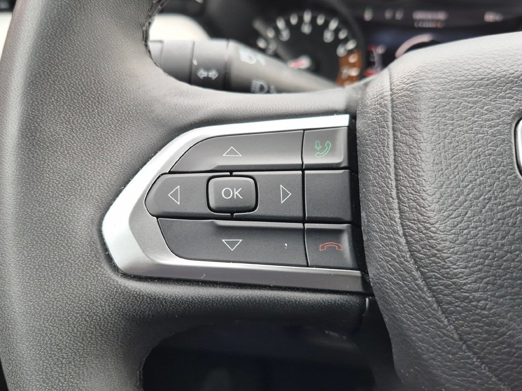 Used 2025 Jeep Compass Limited AWD/4WD image 14