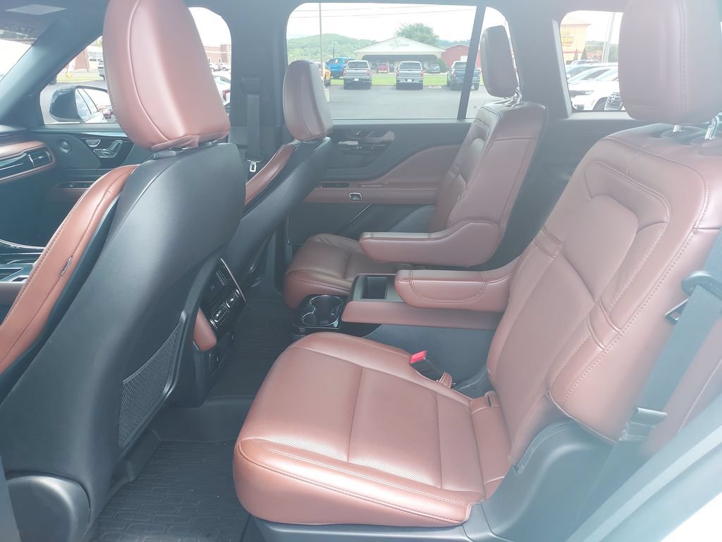 Used 2025 Lincoln Aviator Reserve w/ Jet Appearance Package AWD/4WD image 14