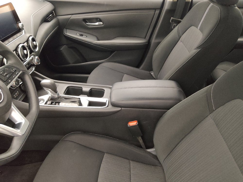 Used 2025 Nissan Sentra SV image 17