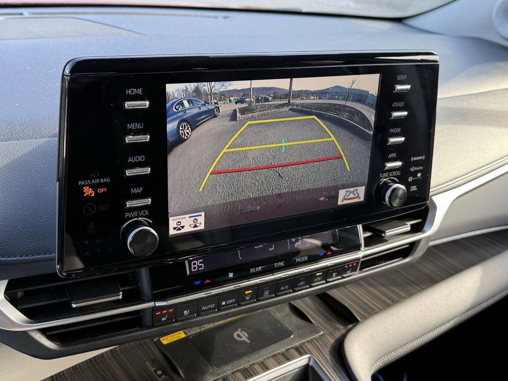 Used 2021 Toyota Sienna Limited FWD image 29