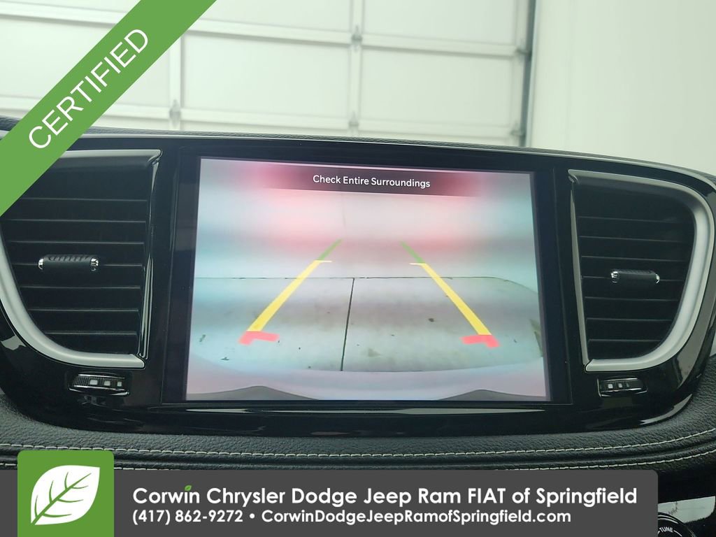 Certified 2025 Chrysler Pacifica Limited image 24