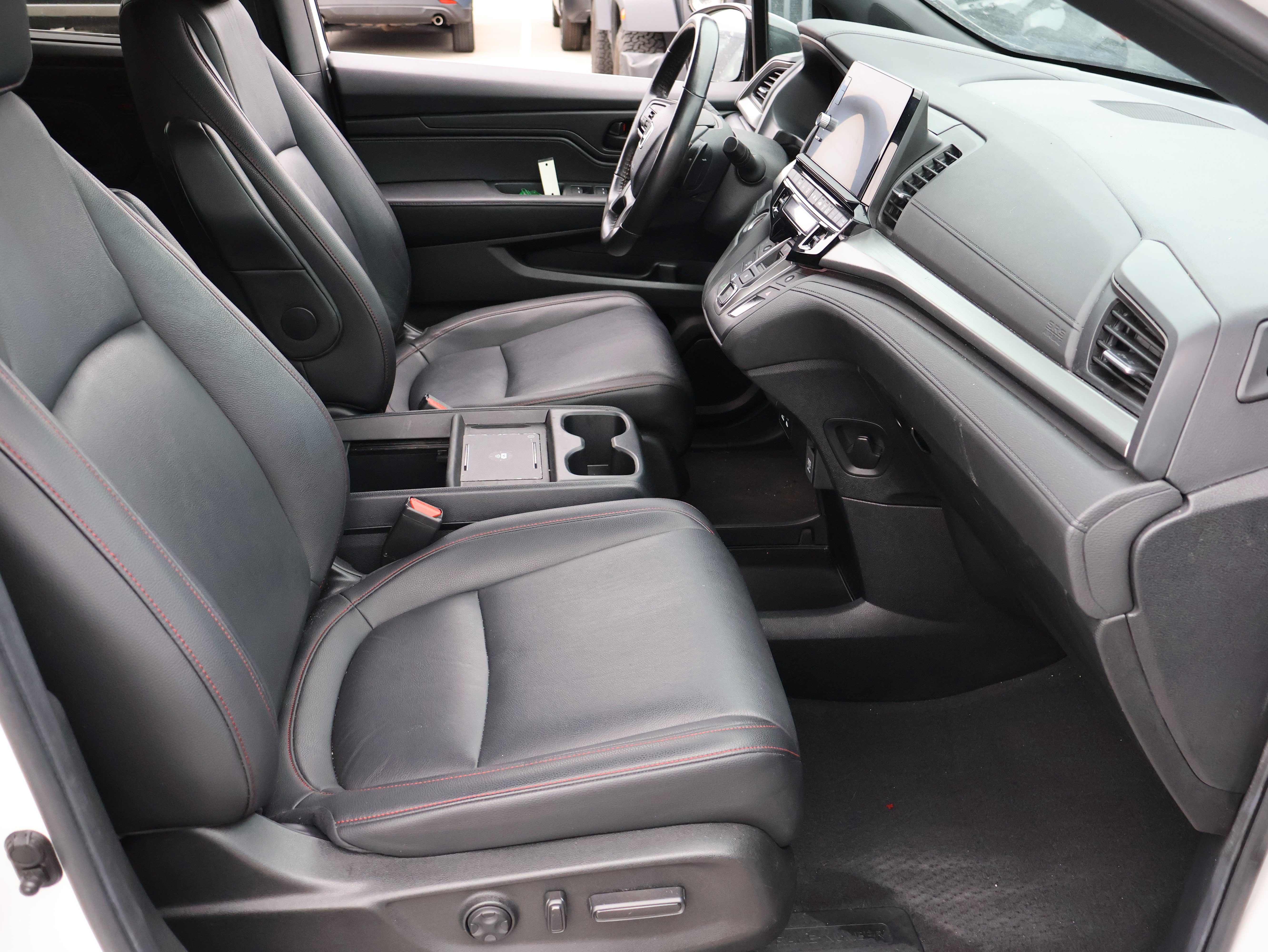Used 2025 Honda Odyssey Sport-L image 8