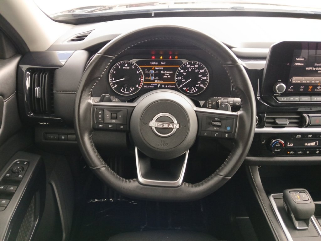 Used 2024 Nissan Pathfinder SV FWD image 21