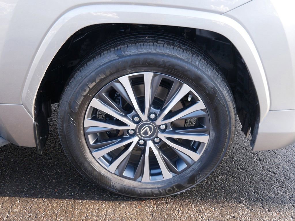 Used 2022 Lexus LX 600 4WD w/ Appearance Package image 8