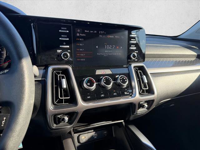Used 2023 Kia Sorento LX image 14