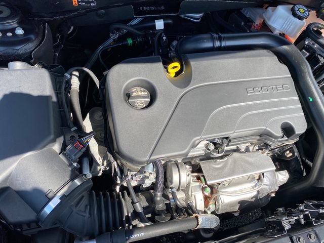 Used 2025 Chevrolet Malibu RS FWD image 20