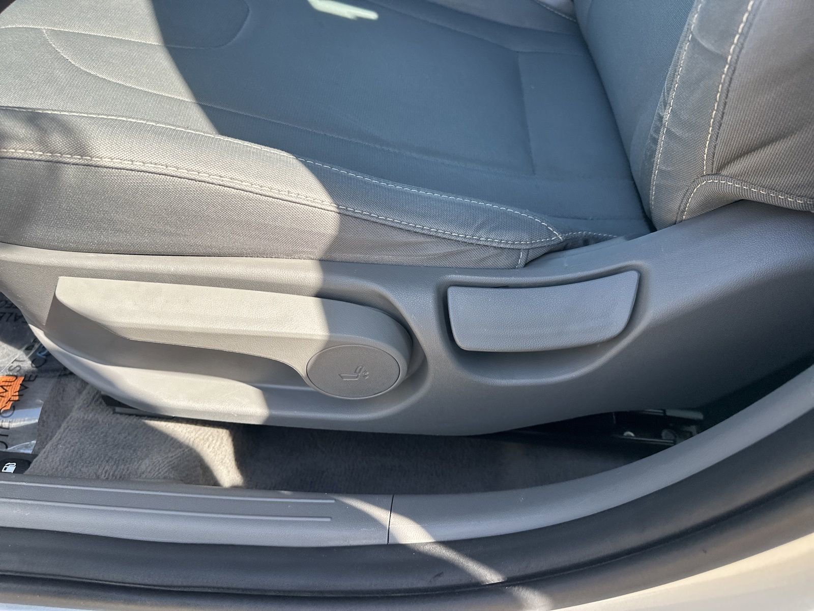 Used 2022 Hyundai Elantra SEL w/ Cargo Package image 11