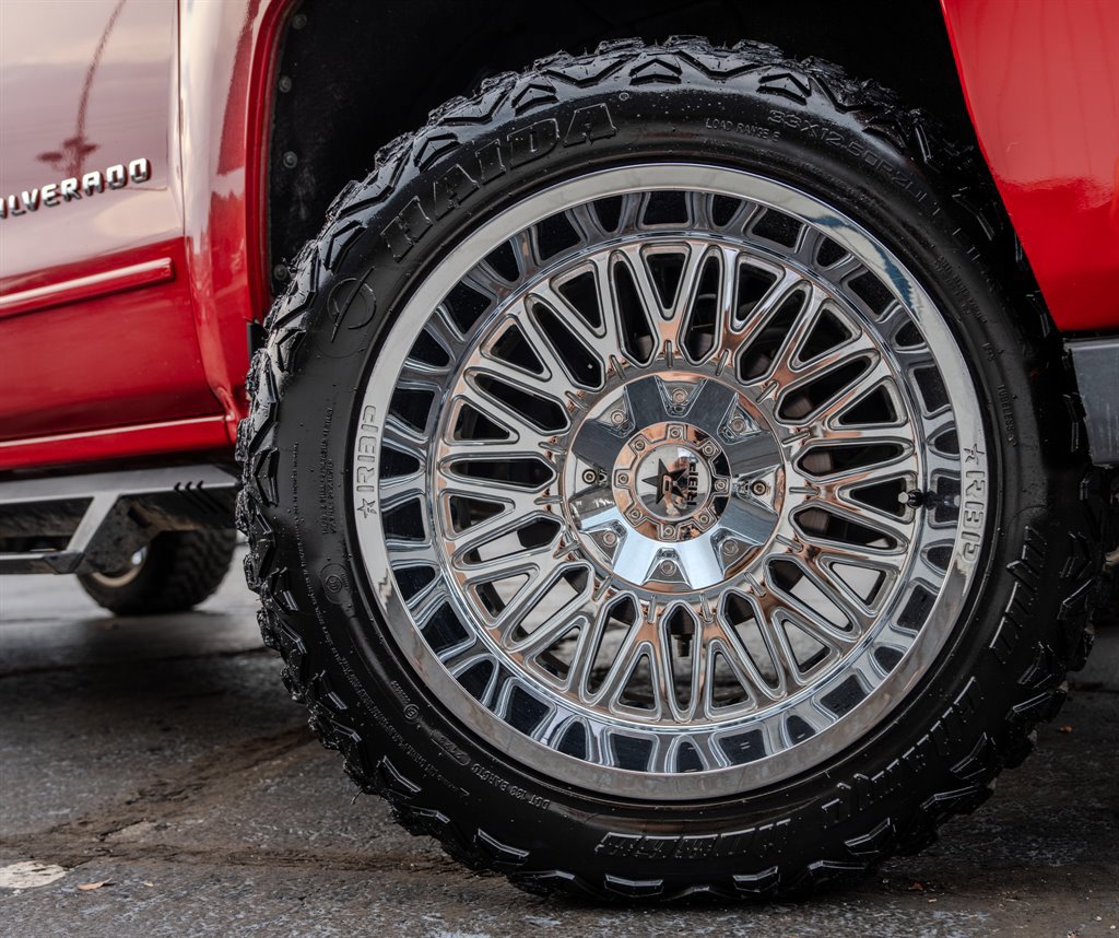 Used 2018 Chevrolet Silverado 1500 LT w/ All Star Edition AWD/4WD image 13