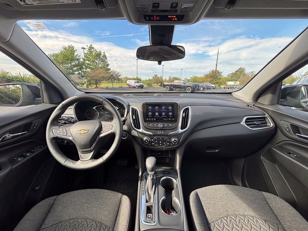 Used 2024 Chevrolet Equinox LT AWD/4WD image 24
