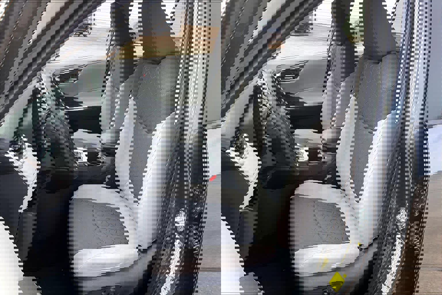 Used 2024 Toyota RAV4 XLE image 7