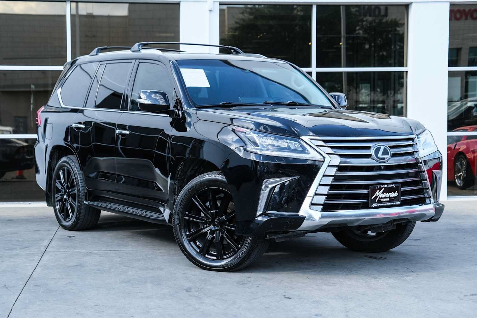 Used 2017 Lexus LX 570 4WD w/ Luxury Package image 5