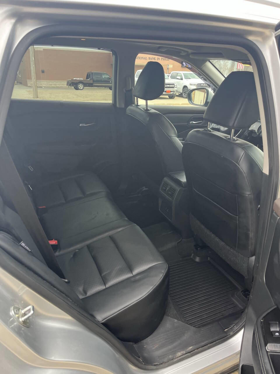 Used 2023 Nissan Rogue SV w/ SV Premium B Package image 4