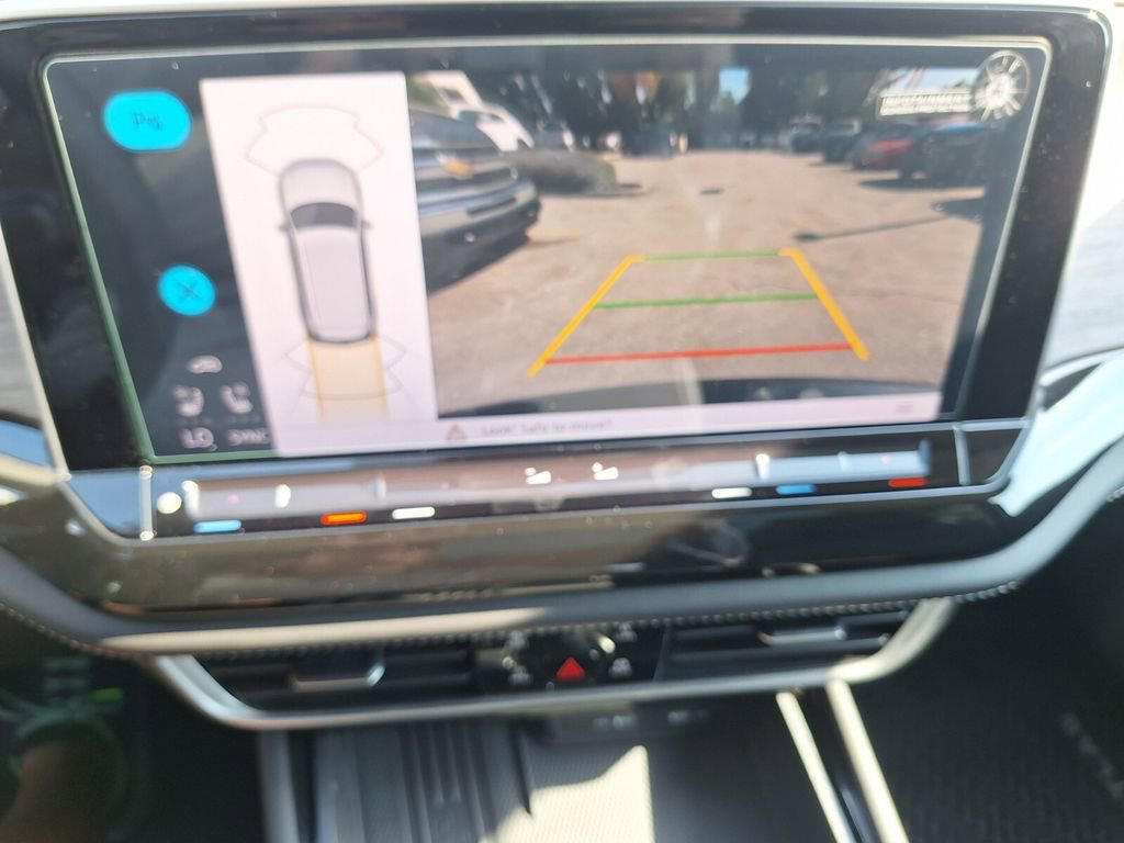 New 2025 Volkswagen Atlas SEL image 16