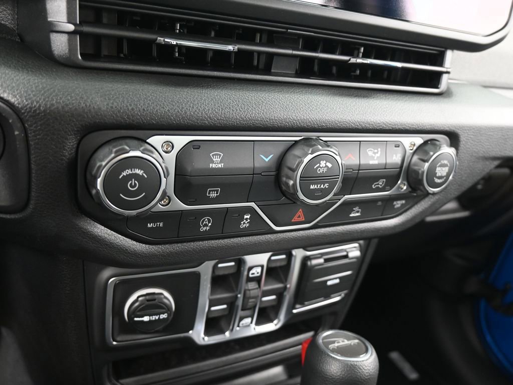 New 2026 Jeep Gladiator Sport AWD/4WD image 17