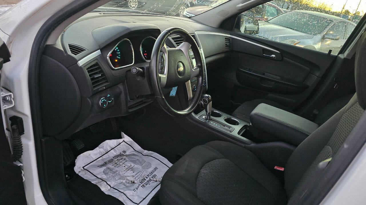 Used 2010 Chevrolet Traverse LT w/ Personal Connectivity Package image 7