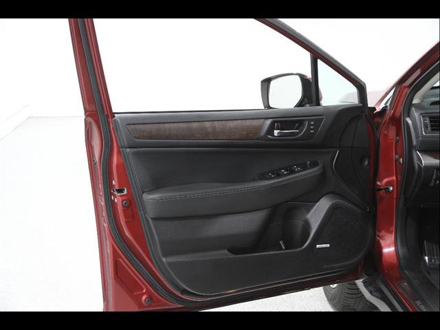 Used 2017 Subaru Outback 3.6R Limited image 4