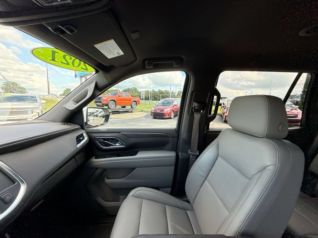 Used 2021 Chevrolet Tahoe Z71 w/ Luxury Package AWD/4WD image 32