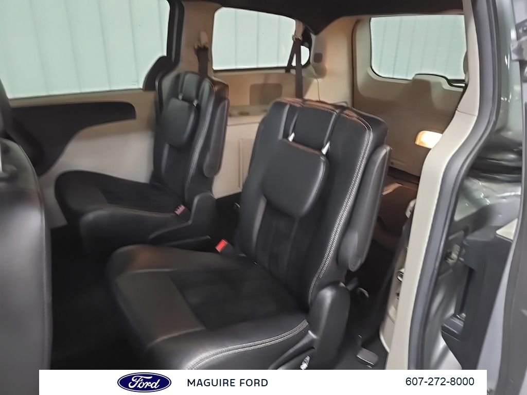 Used 2017 Dodge Grand Caravan SXT image 33