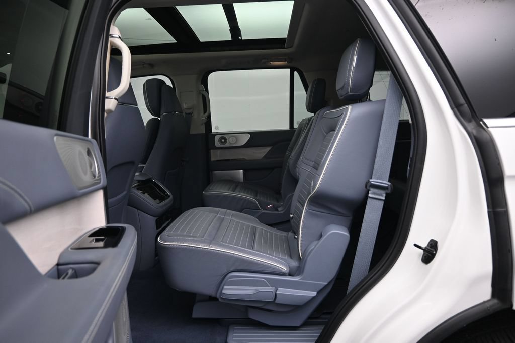 Used 2022 Lincoln Navigator Black Label AWD/4WD image 27