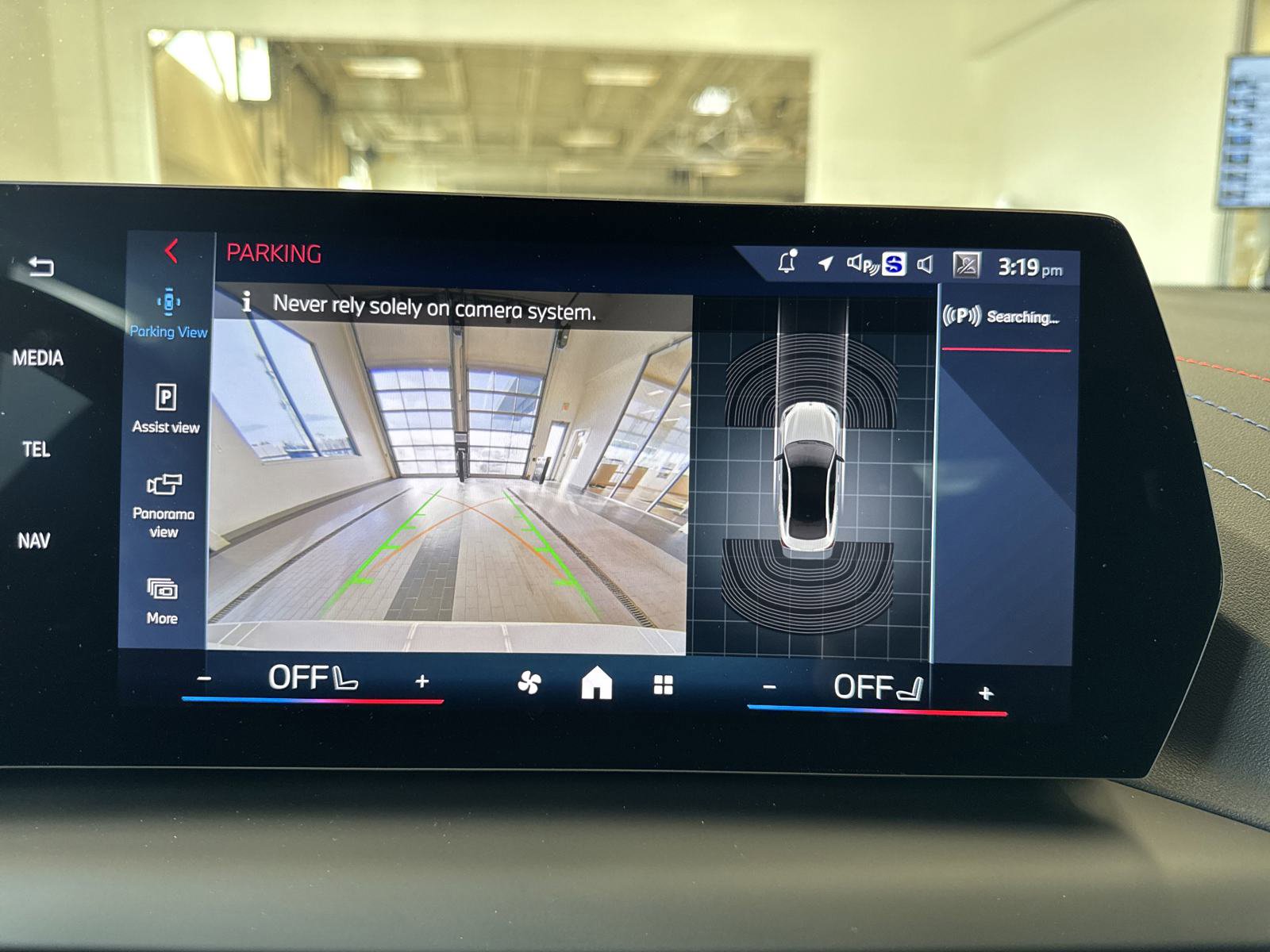 Used 2025 BMW M235i xDrive w/ Premium Package image 25