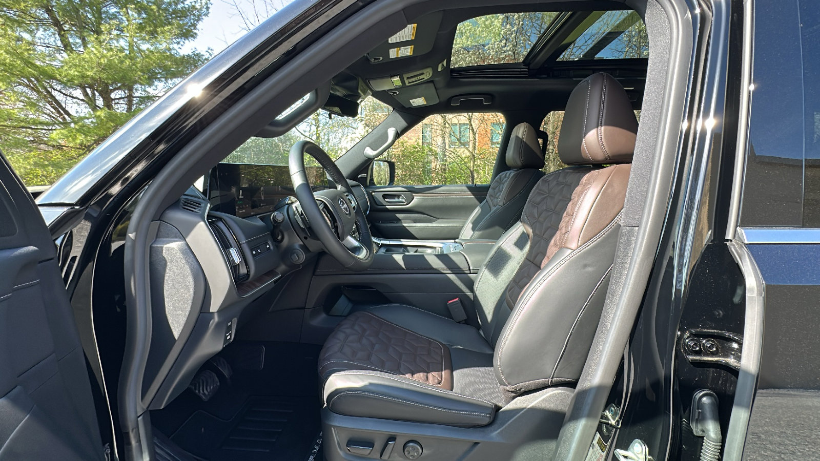 Certified 2026 Nissan Armada Platinum image 11