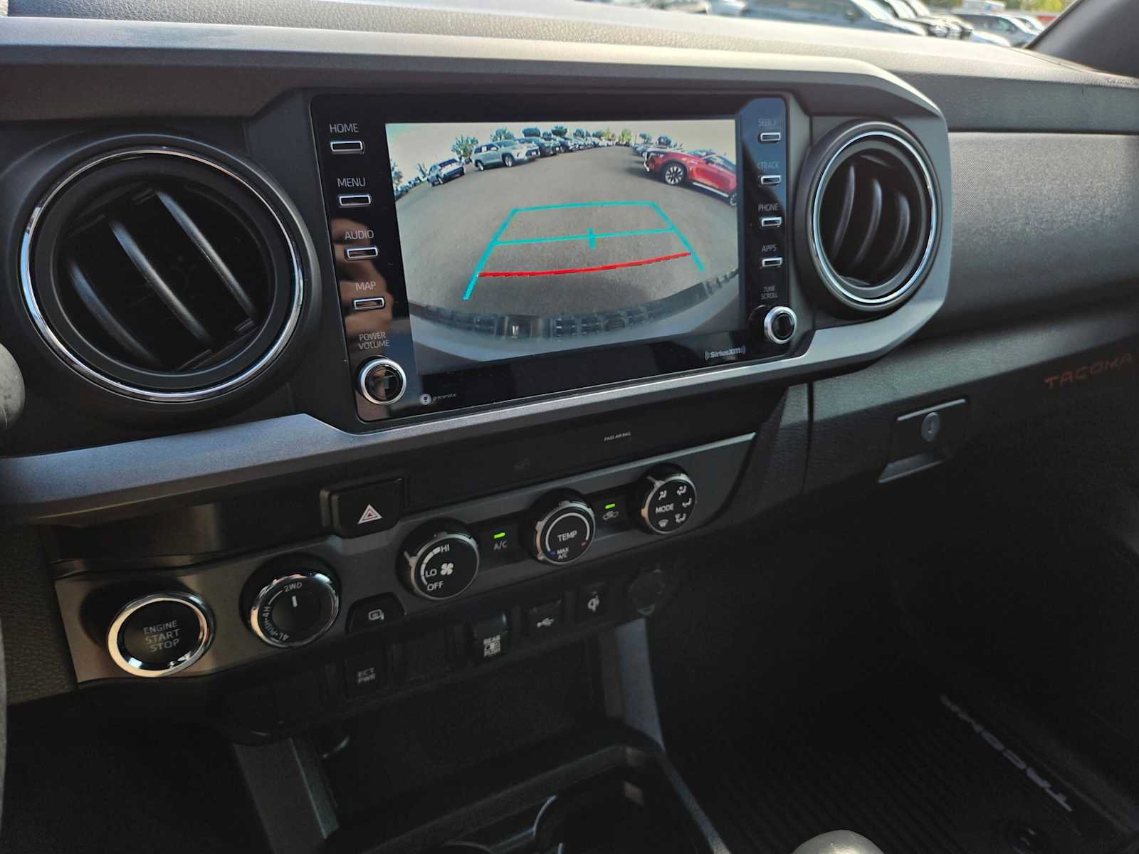 Certified 2020 Toyota Tacoma TRD Off-Road AWD/4WD image 31