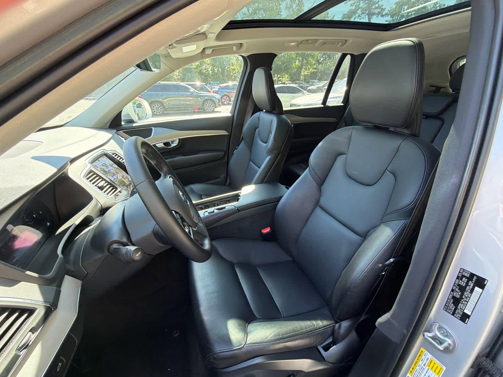 Used 2023 Volvo XC90 B5 Core w/ Protection Package Premier AWD/4WD image 29
