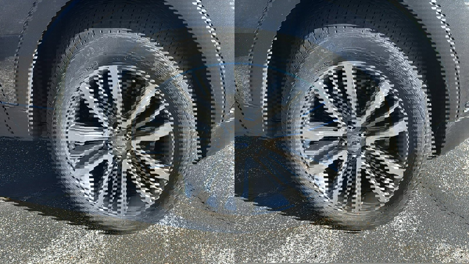 Used 2017 Ford Explorer Platinum image 26