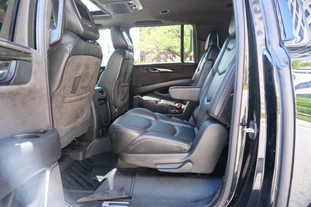 Used 2019 Cadillac Escalade ESV Platinum AWD/4WD image 23