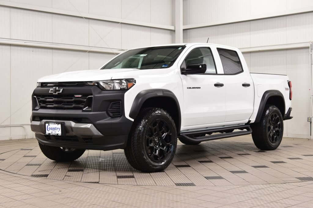 New 2026 Chevrolet Colorado Trail Boss AWD/4WD image 3