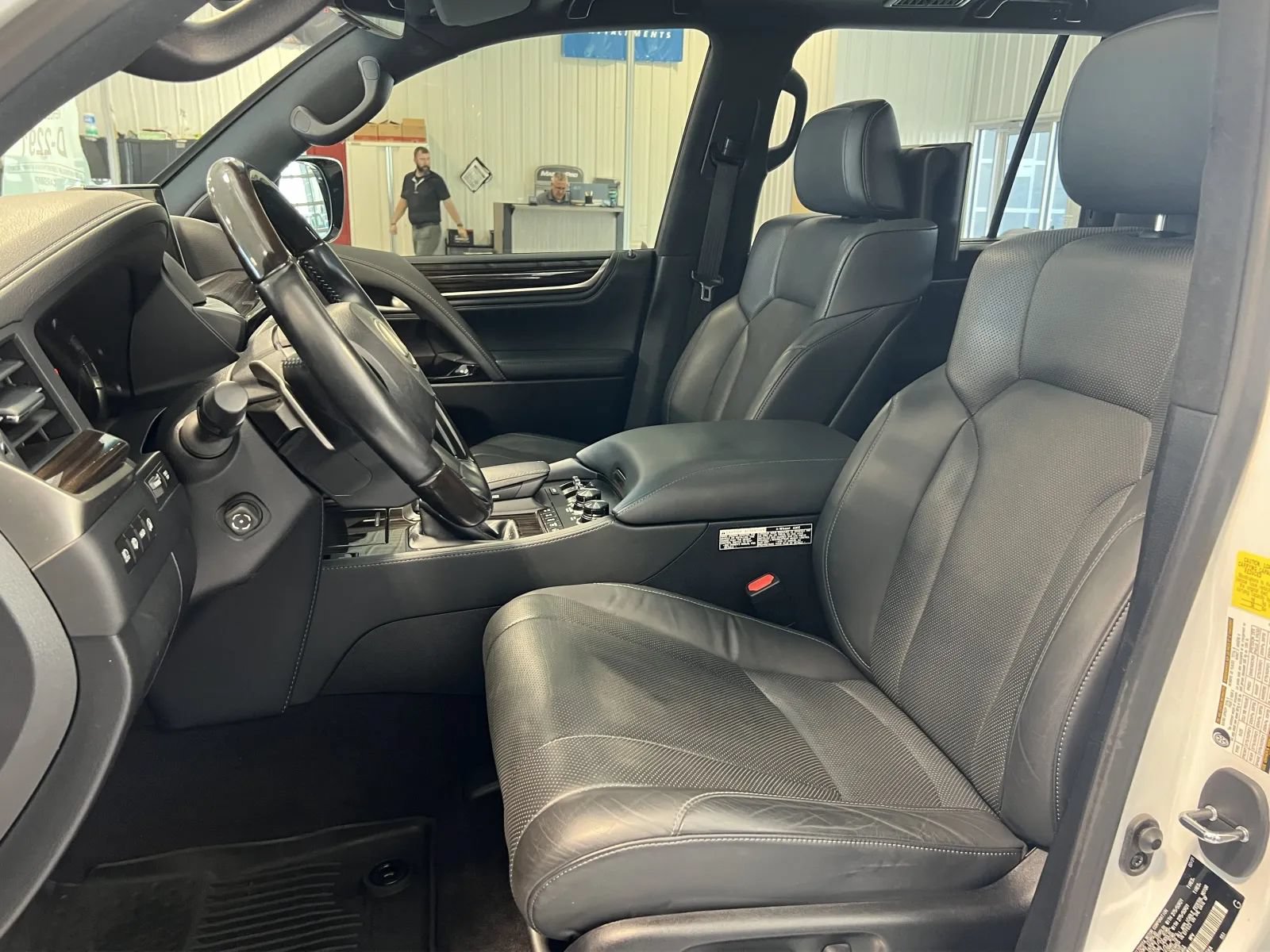Used 2021 Lexus LX 570 4WD w/ Sport Package image 13