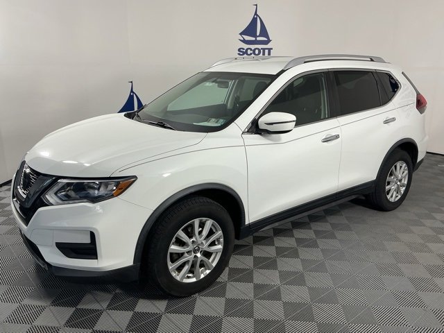 Used 2018 Nissan Rogue SV image 3