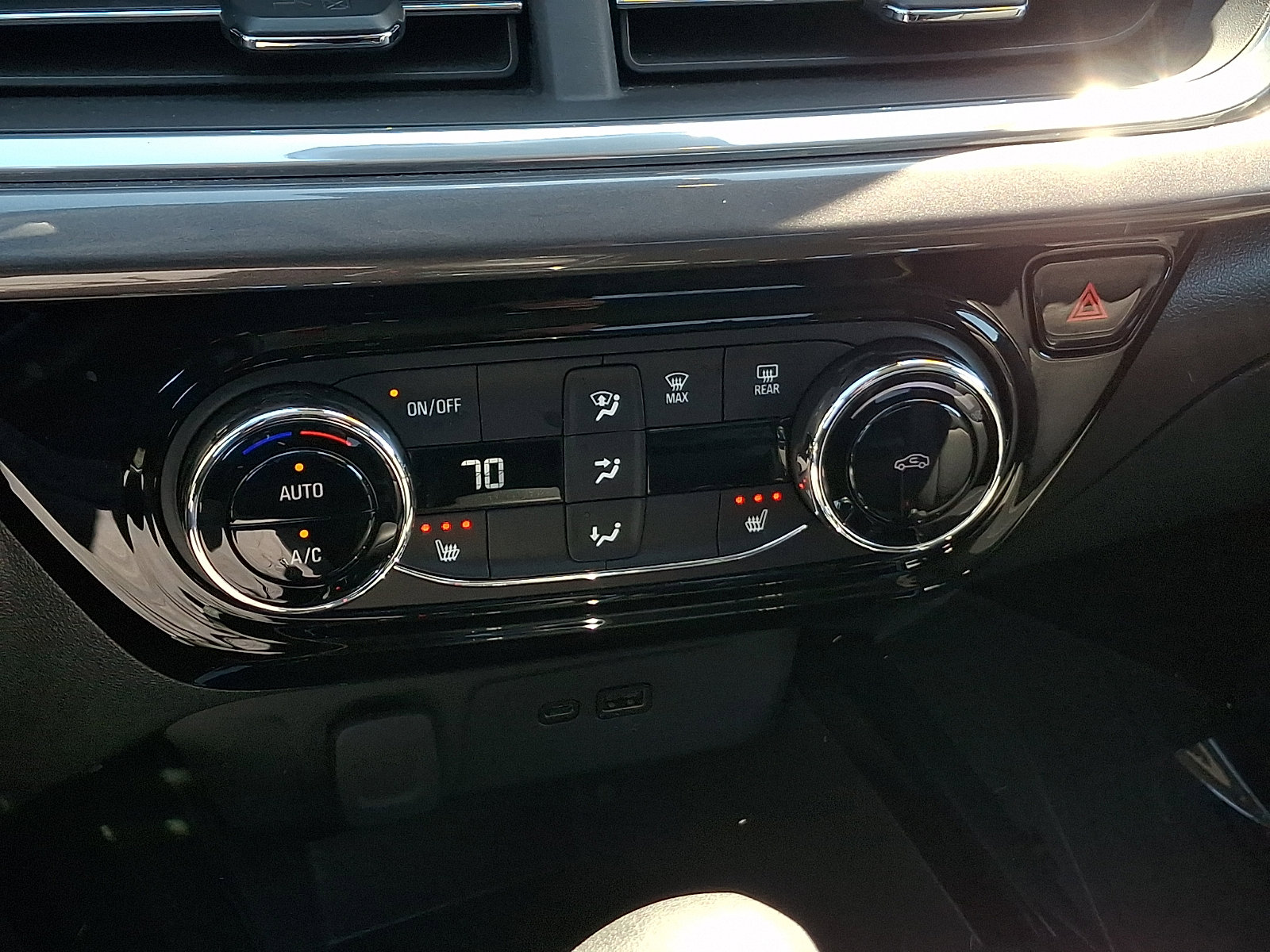 Certified 2024 Chevrolet Trax ACTIV w/ Driver Confidence Package image 15