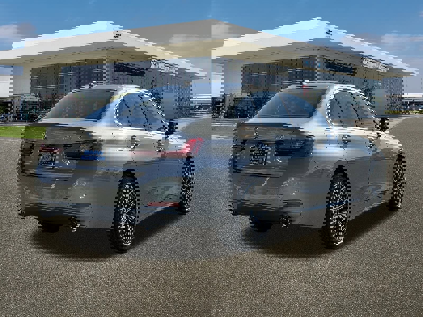 New 2026 BMW 330i Sedan w/ Convenience Package image 10