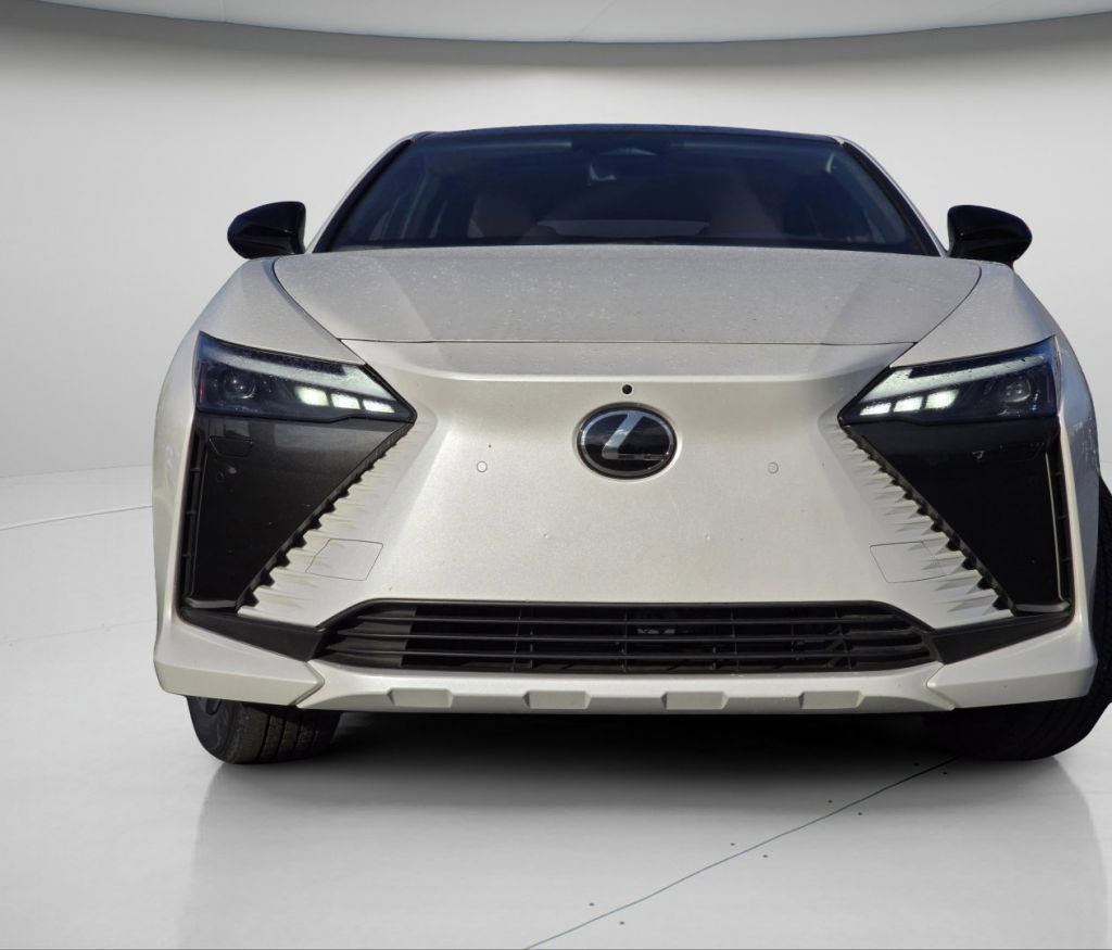 Used 2023 Lexus RZ 450e Premium w/ Technology Package image 3