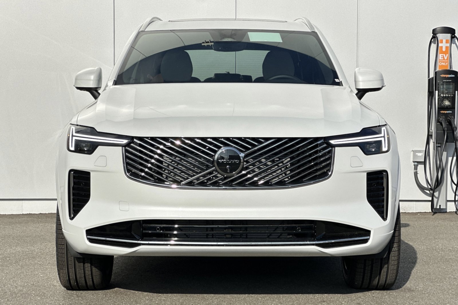 New 2026 Volvo XC90 B6 Plus w/ Protection Package Premier image 8