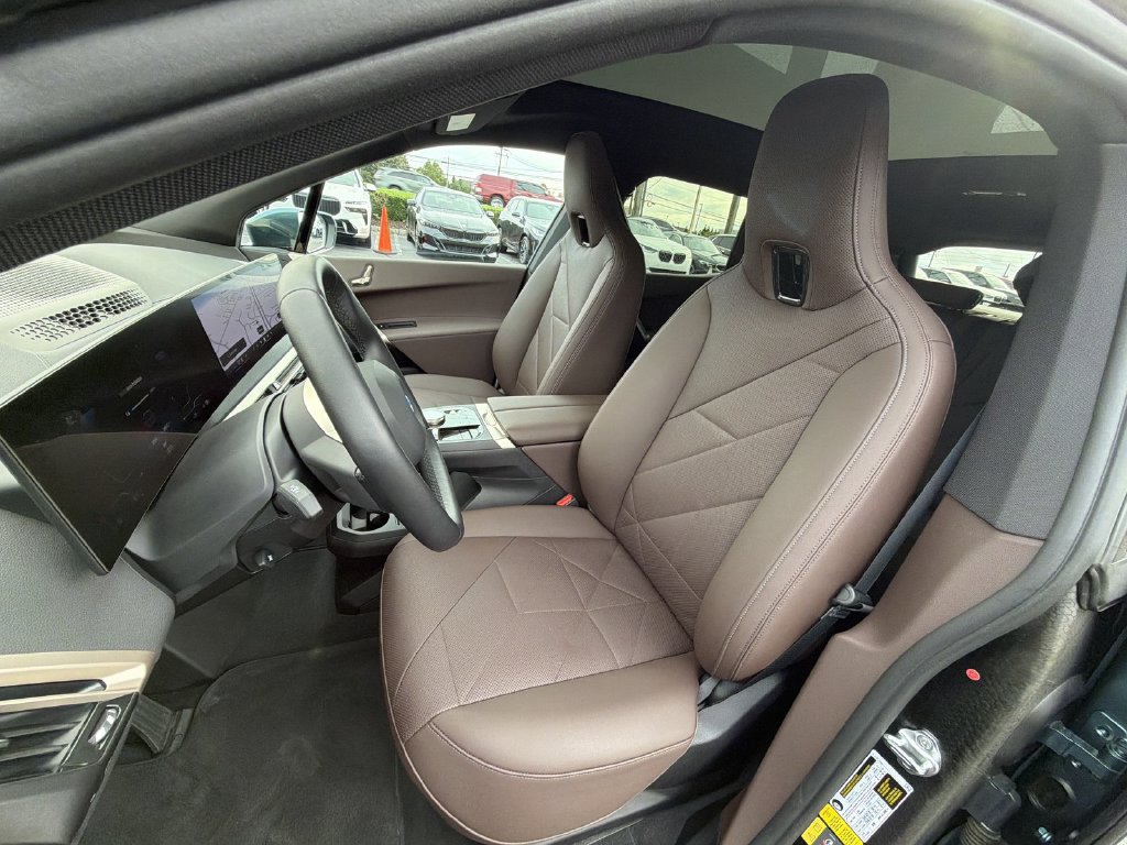 Used 2024 BMW iX xDrive50 AWD/4WD image 19