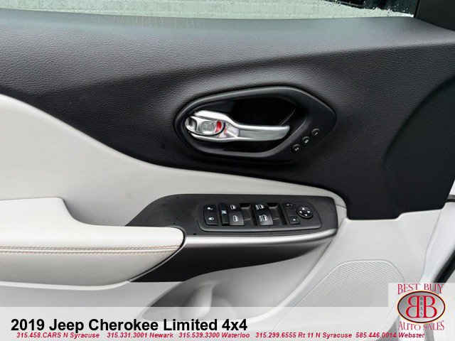 Used 2019 Jeep Cherokee Limited AWD/4WD image 15