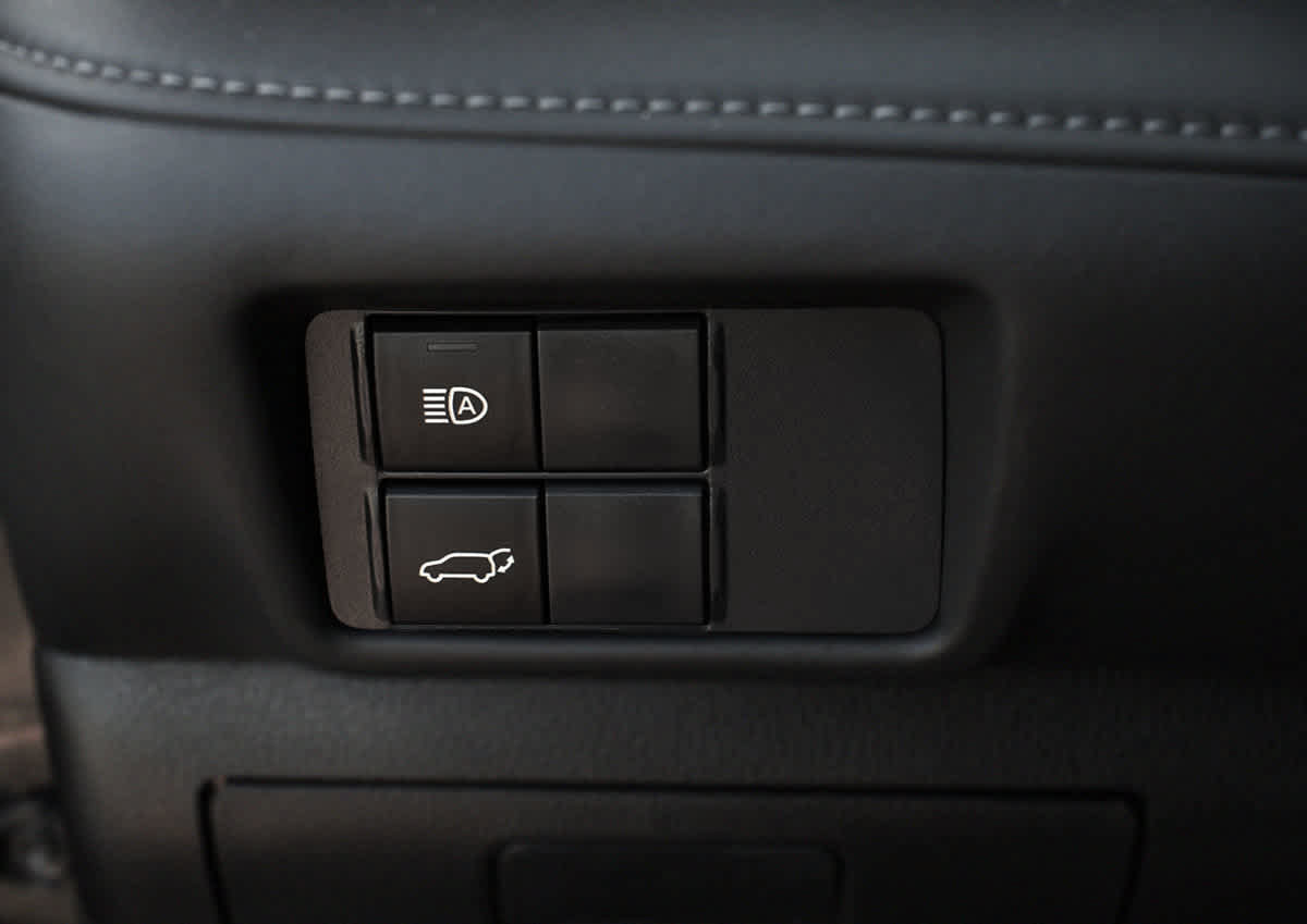 Used 2021 Toyota Highlander XLE AWD/4WD image 28