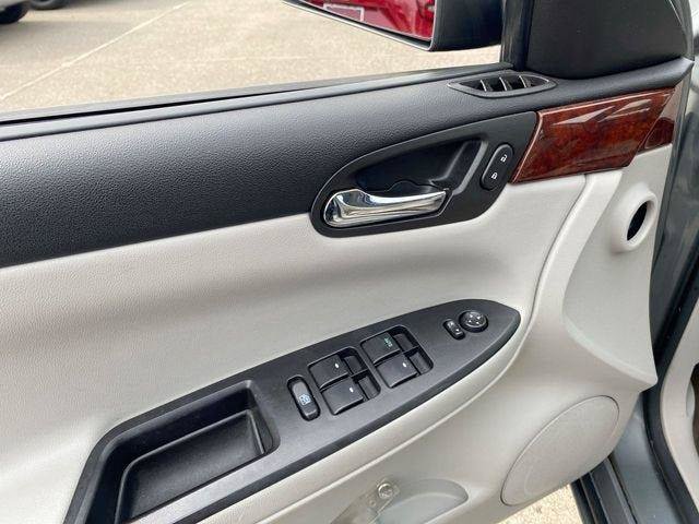 Used 2008 Chevrolet Impala LT FWD image 18