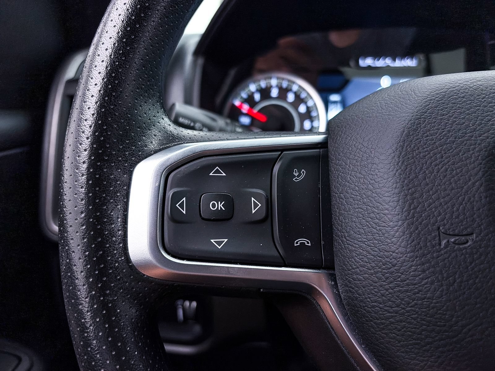 Used 2025 RAM 1500 Warlock AWD/4WD image 33