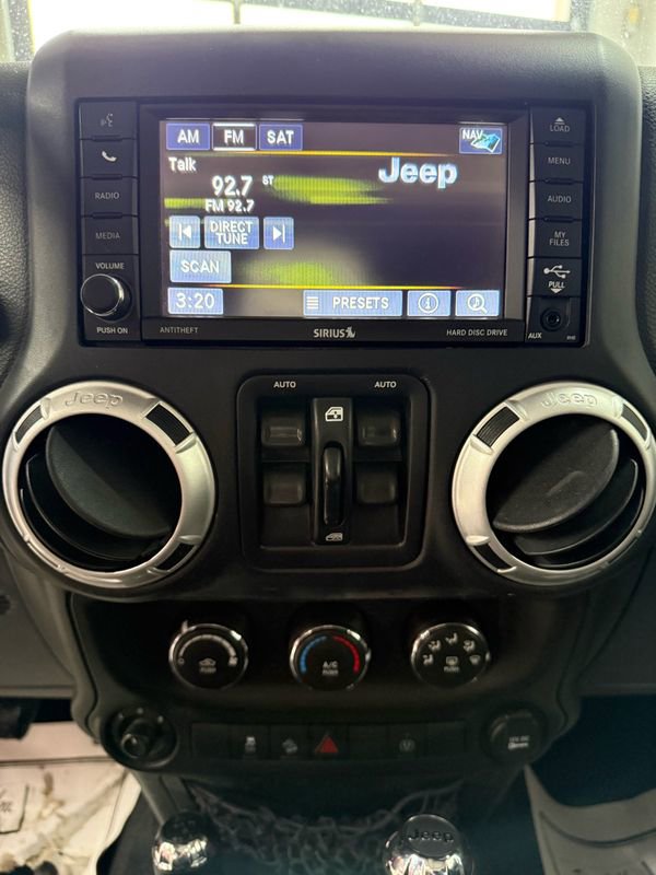 Used 2016 Jeep Wrangler Unlimited Sahara w/ Dual Top Group image 26