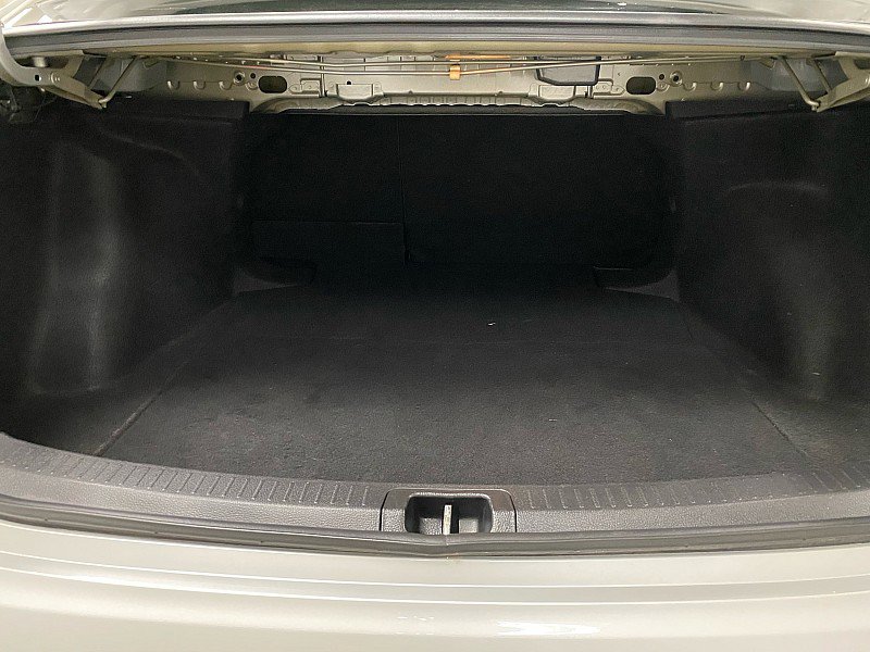 Used 2020 Toyota Corolla L image 12