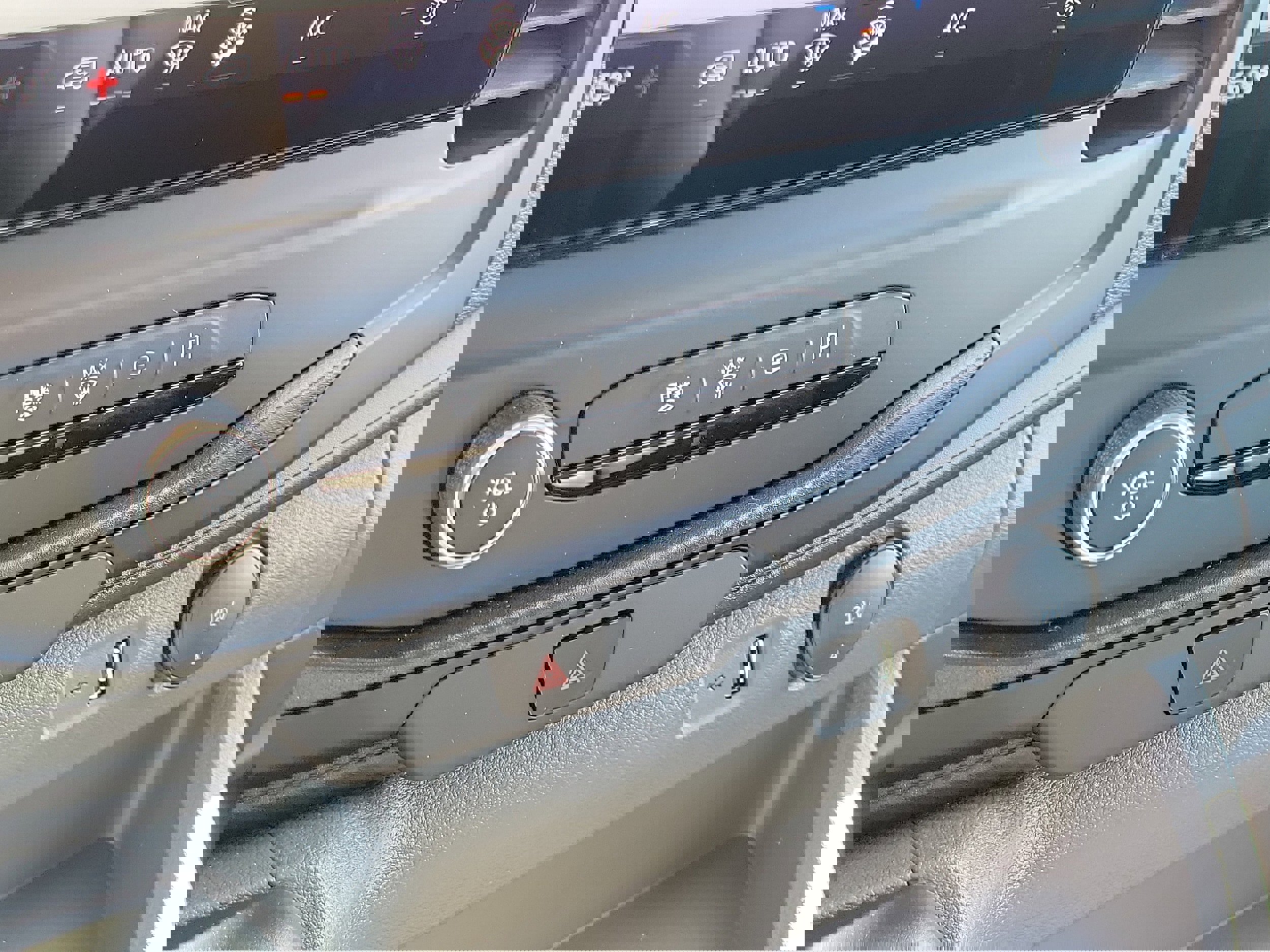 New 2026 Ford Transit 150 Low Roof image 28