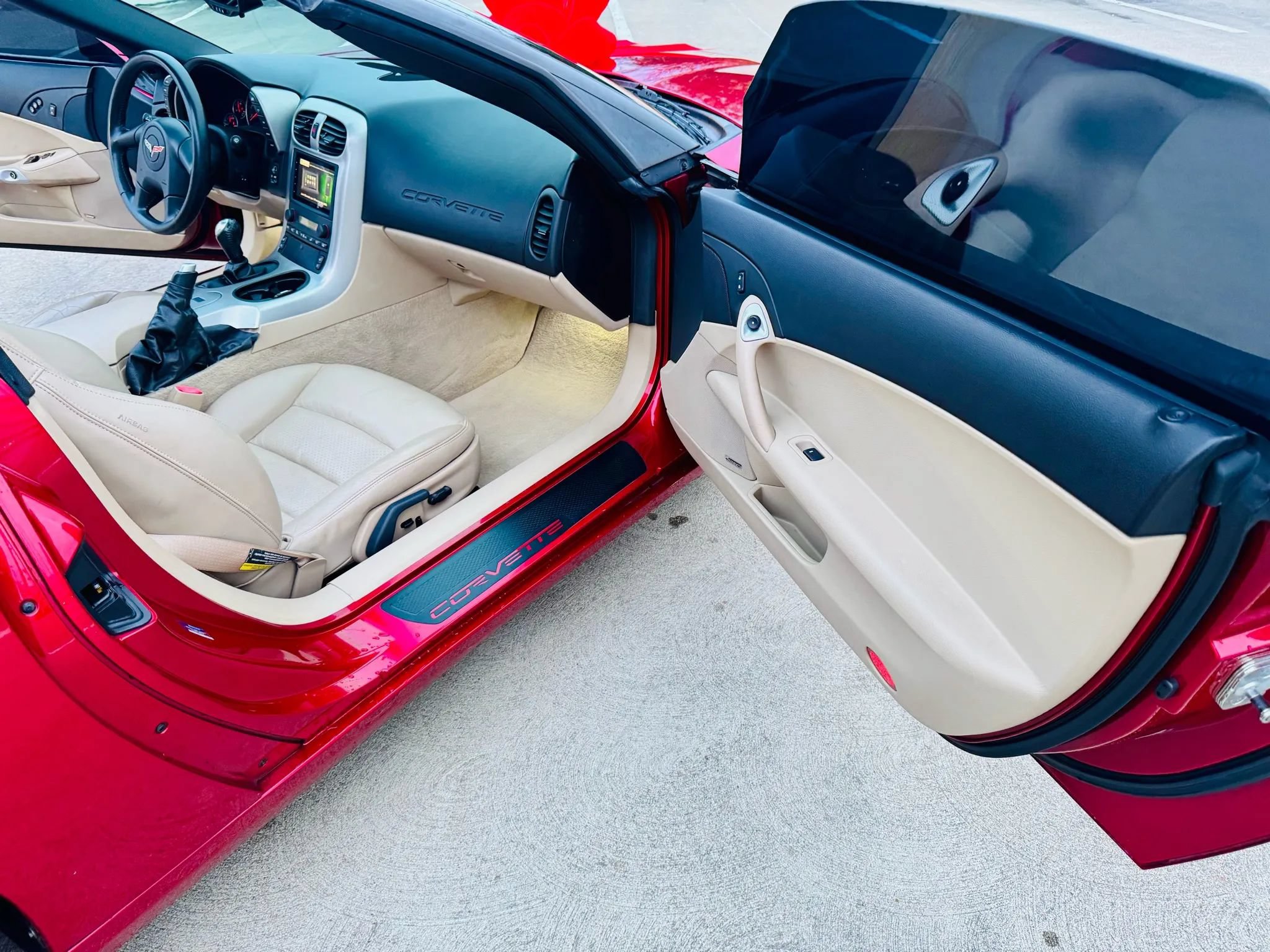 Used 2005 Chevrolet Corvette Coupe w/ Preferred Equipment Group RWD image 30